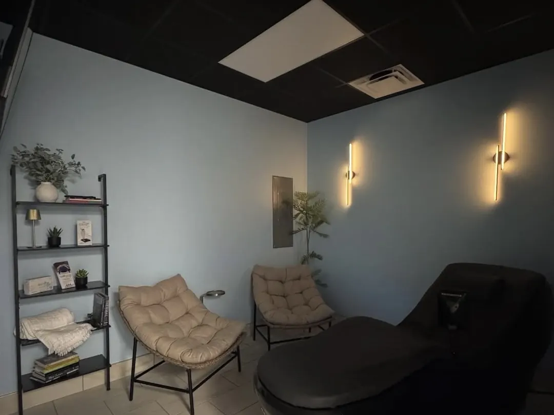 Hydromassage lounge room at CHILL with underlit massage bed